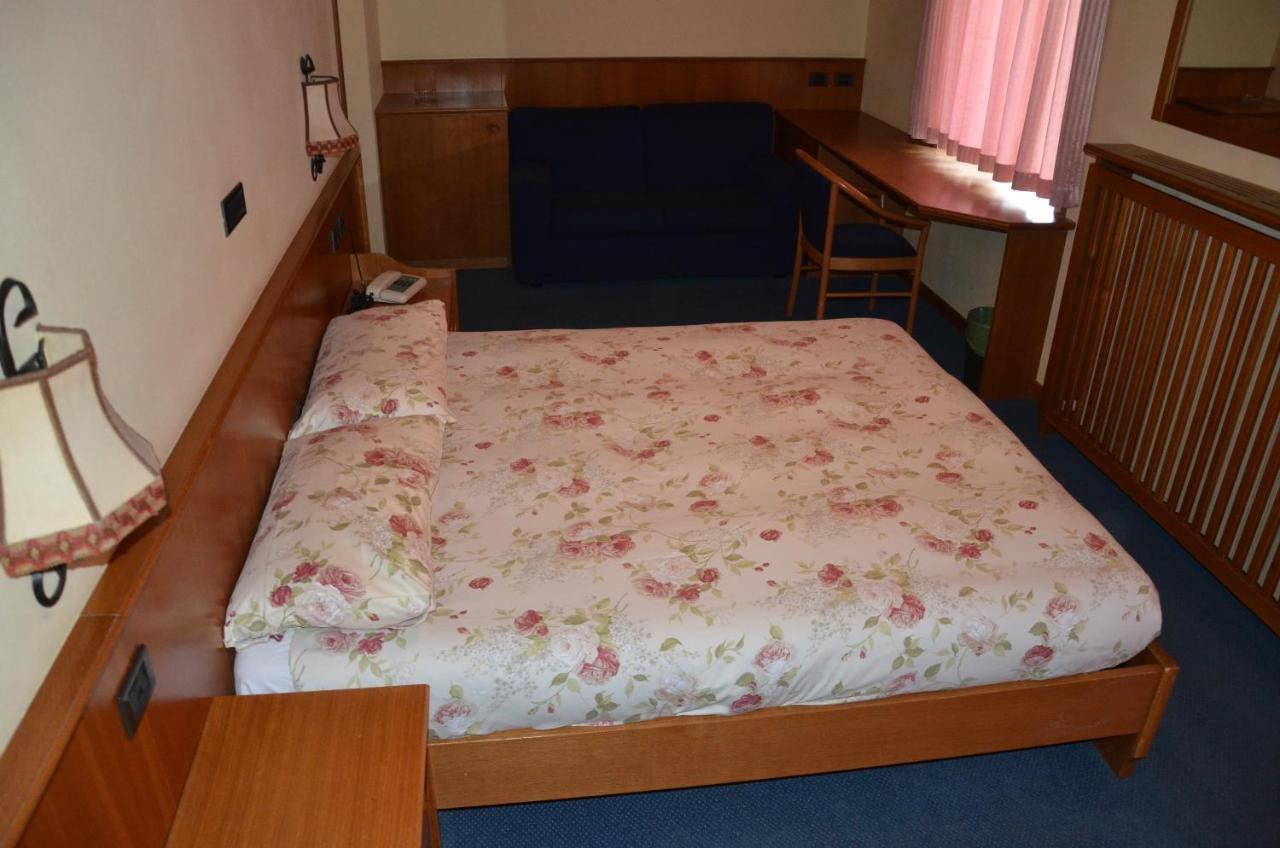 Hotel Victoria Livigno Ruang foto